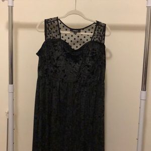 Cute velvet black dress
